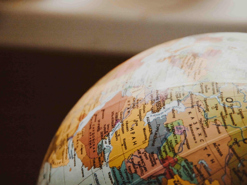 Global Perspectives: How Different Countries Approach AI Education